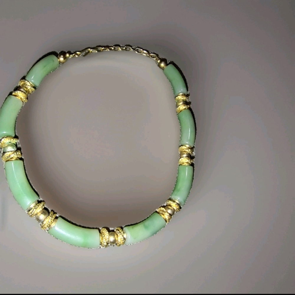 Elegant Jade Look/Style Necklace Variegated Green & Gold Tone Beads Hook Closure - Picture 2 of 7